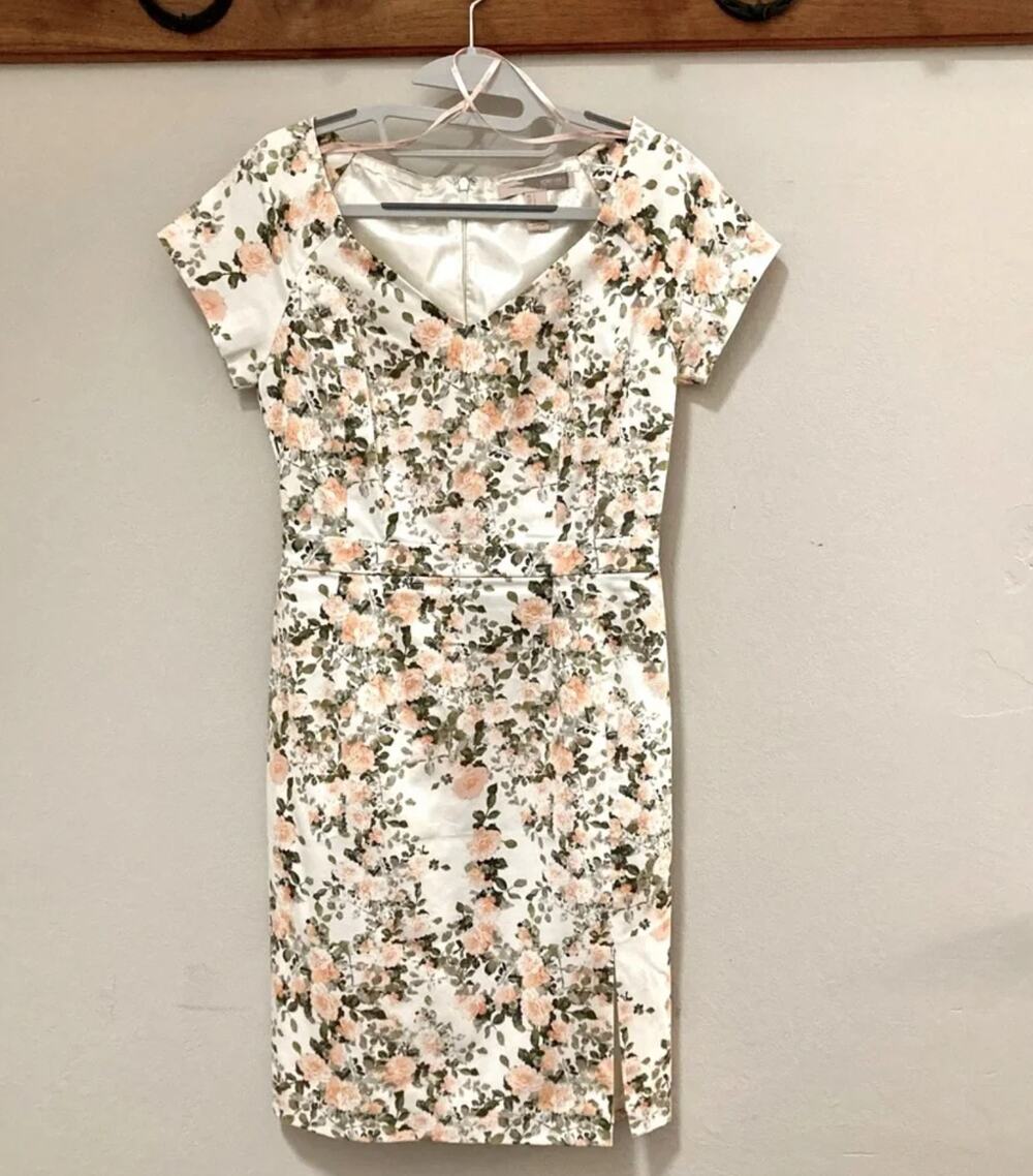 Forever 21 Contemporary Floral Pencil Midi Dress